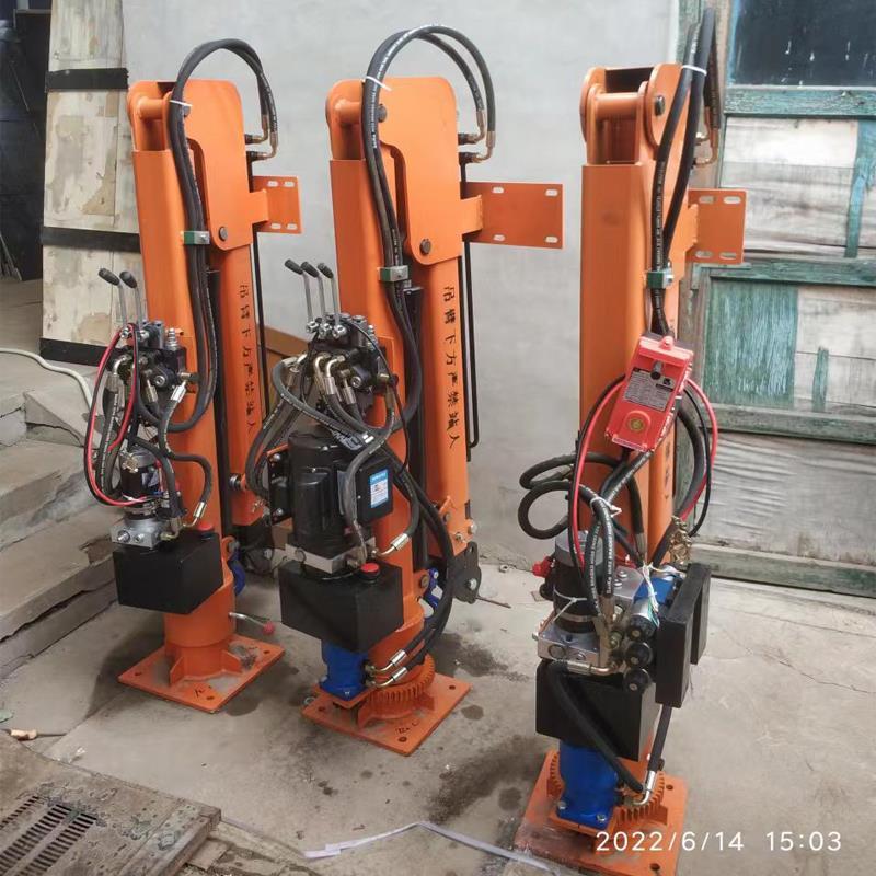 巴林左旗重汽蓝牌随车吊 3.2吨 国六动力强 液压驱动 农用自卸起重机